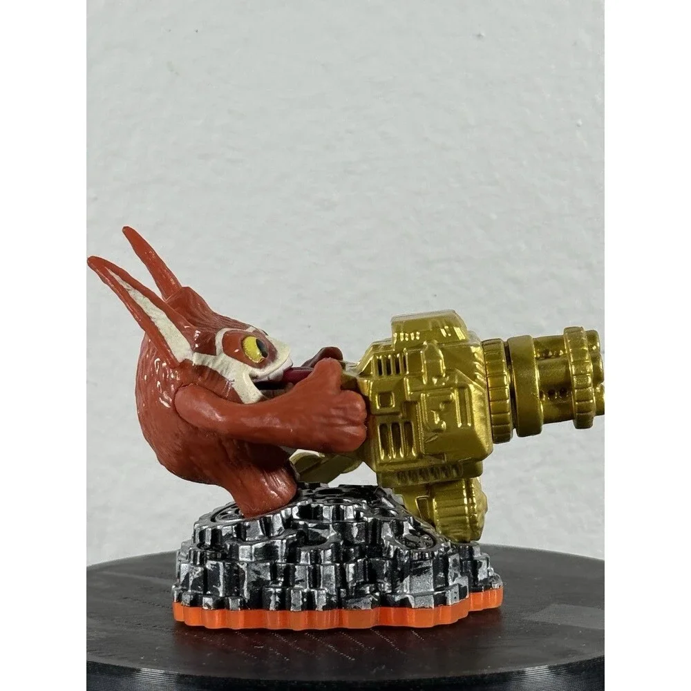 Skylanders GIANTS Character Figure: TRIGGER HAPPY (orange base)
